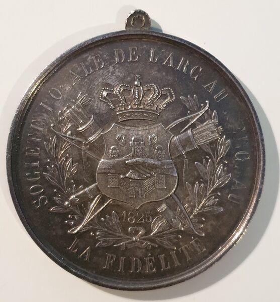File:Medaille voorkant La Fidelite 20240111 120208.jpg