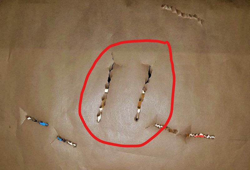 File:Paper tuning bad arrow rest 3.jpg